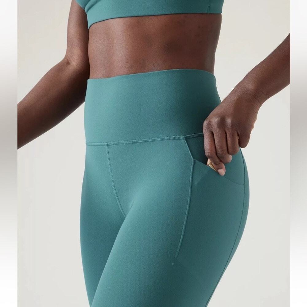 Athleta Capri Leggings Salutations Stash II Yoga Athleisure Workout Teal Size XS
